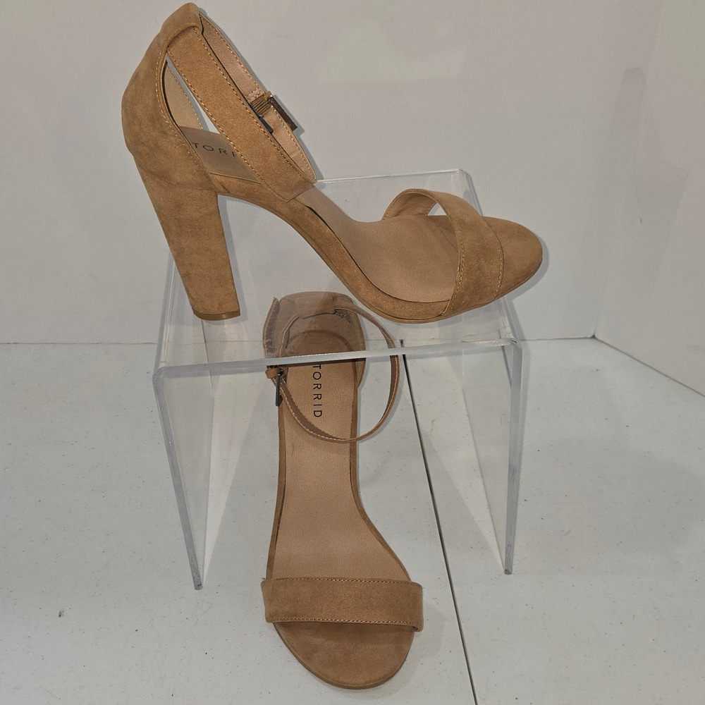 Torrid Womens 9.5WW Tan Faux Suede Ankle Strap Block Heel Sandals 14650376